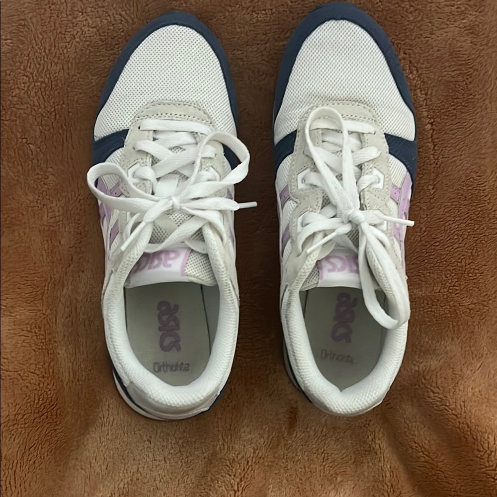 Asics White and Blue Sneakers Classic Minimalist Design